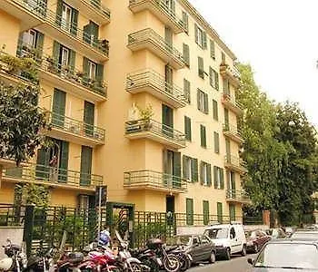 Lucky House Otel