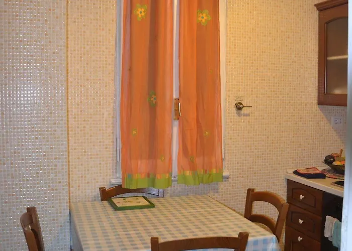 Otel Lucky House 2*